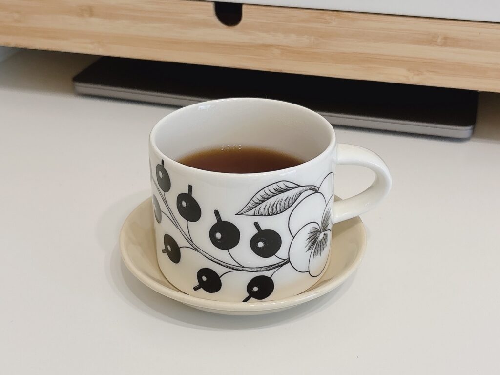 アラビア「パラティッシ」のマグ。暮らしに彩りを添える、人気の北欧食器。